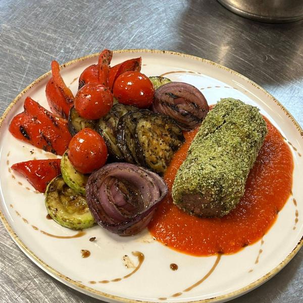 Mușchiuleț de Porc in crusta de cramble de ciuperci cu piure de cartofi ~580 g